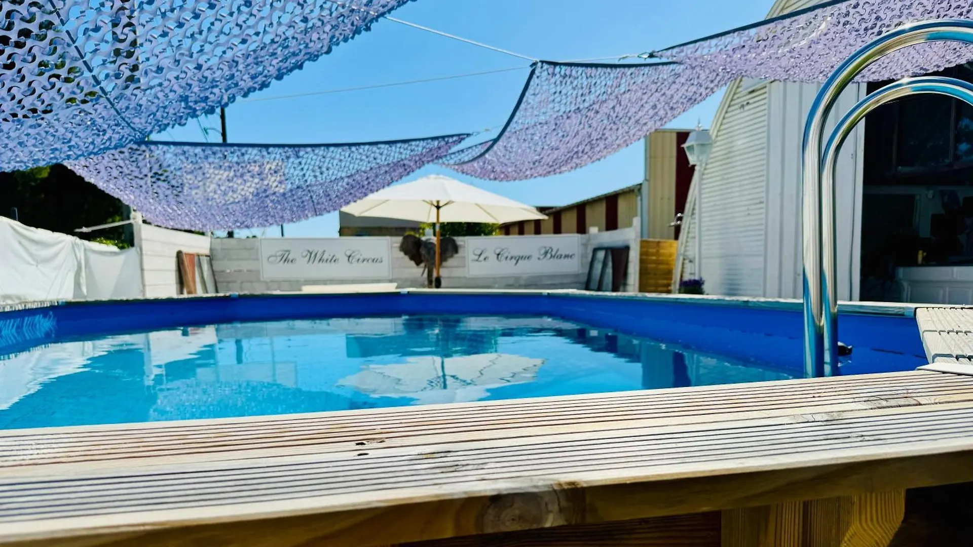 Bungalow Avec Piscine Antibes Chalet